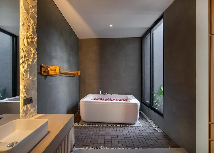 Mirage 3-br Private Pool In Nyang Nyang 别墅 乌鲁瓦图