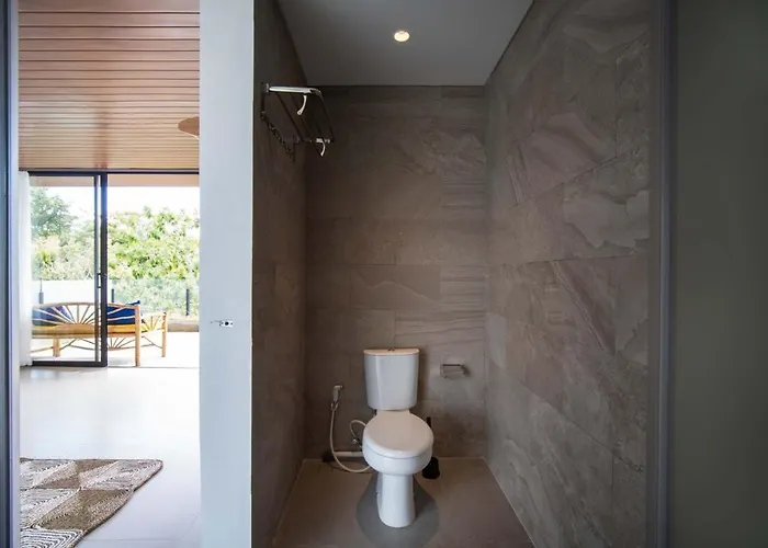 Mirage 3-br Private Pool In Nyang Nyang
