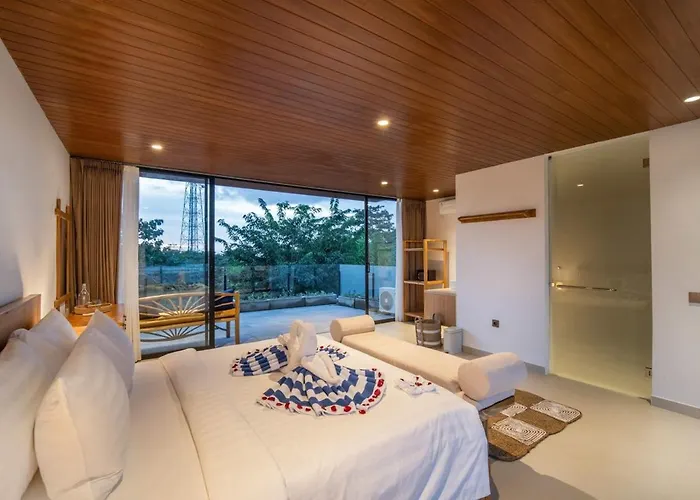 Mirage 3-br Private Pool In Nyang Nyang