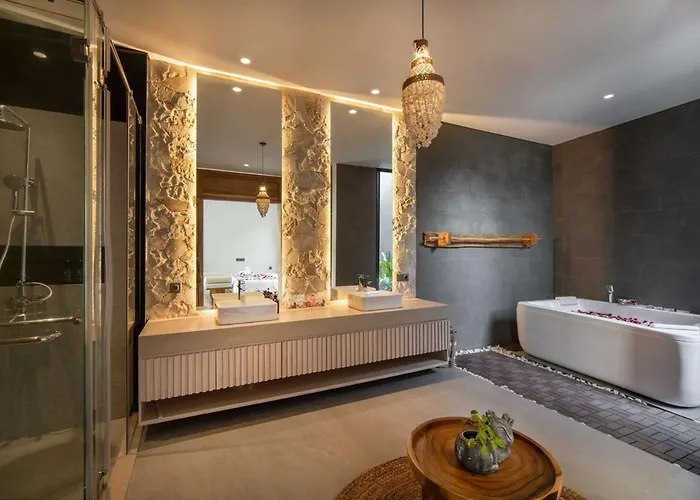 Mirage 3-br Private Pool In Nyang Nyang 乌鲁瓦图